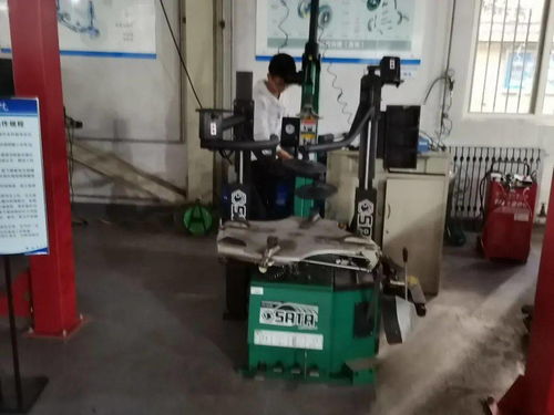 青春奉獻(xiàn)展風(fēng)采，志愿服務(wù)踐初心——車(chē)輛工程學(xué)院開(kāi)展建黨百年百場(chǎng)志愿服務(wù)之校園清掃活動(dòng)