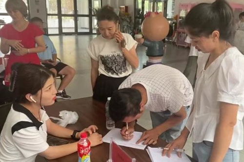 新疆溫宿縣 以“公共就業(yè)服務(wù)社區(qū)行”為抓手，為高校畢業(yè)生高質(zhì)量就業(yè)鋪路搭橋